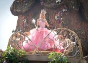 Ariana Grande Buka Suara soal Rumor Kesenjangan Gaji di Film Wicked
