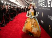 10 Busana Terbaik Grammy Awards 2025, Chappell Roan Pakai Gaun Berusia 22 Tahun